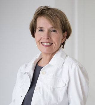 Dr. Aglaja Sedelmeier - "Ich habe nach einem System gesucht, dass relative einfach zu bedienen ist, keine großartige Hardware Investition erfordert, flexibel und von überall aufrufbar ist."