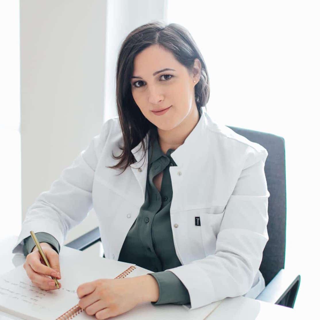 Dr. Nadine Vavra -"Ich kann Kollegen nur raten, den Schritt zu wagen. Ich habe die Erfahrung gemacht, dass es sich wirklich auszahlt, die Software zu wechseln."