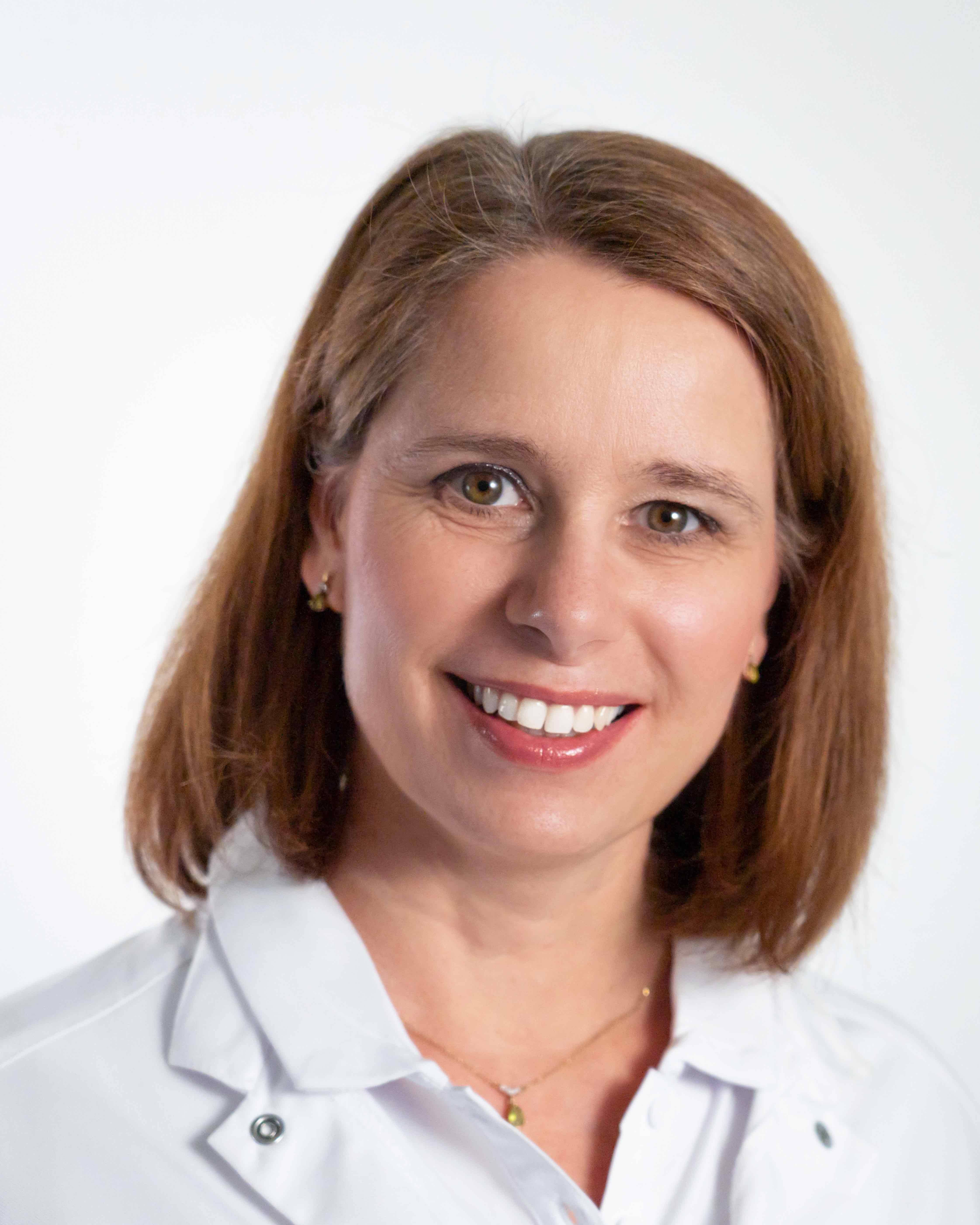 Priv.-Doz. Dr. Ajnacska Rozsasi - "Meine Patient:innen freuen sich über die Möglichkeit Dokumente online zu erhalten."